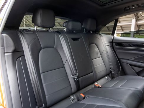 Certified 2025 Porsche Macan Electric image 49