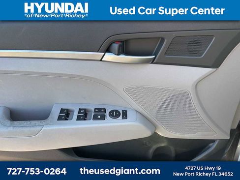 Used 2019 Hyundai Elantra SE image 10