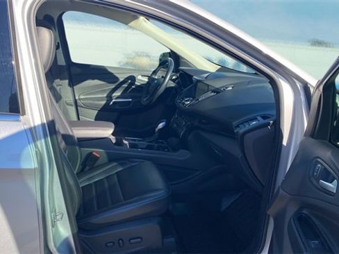 Used 2019 Ford Escape Titanium image 13