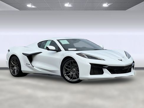 Used 2024 Chevrolet Corvette Z06 image 7