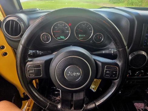 Used 2015 Jeep Wrangler Unlimited Sport w/ Quick Order Package 24S AWD/4WD image 18