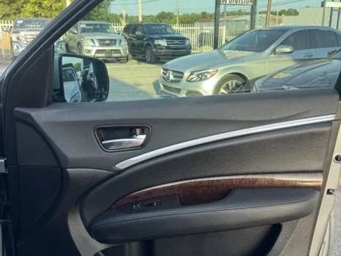 Used 2018 Acura MDX SH-AWD image 15