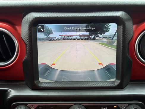 Used 2020 Jeep Gladiator Rubicon AWD/4WD image 17