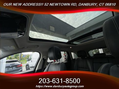 Used 2019 Land Rover Range Rover Velar S AWD/4WD image 14
