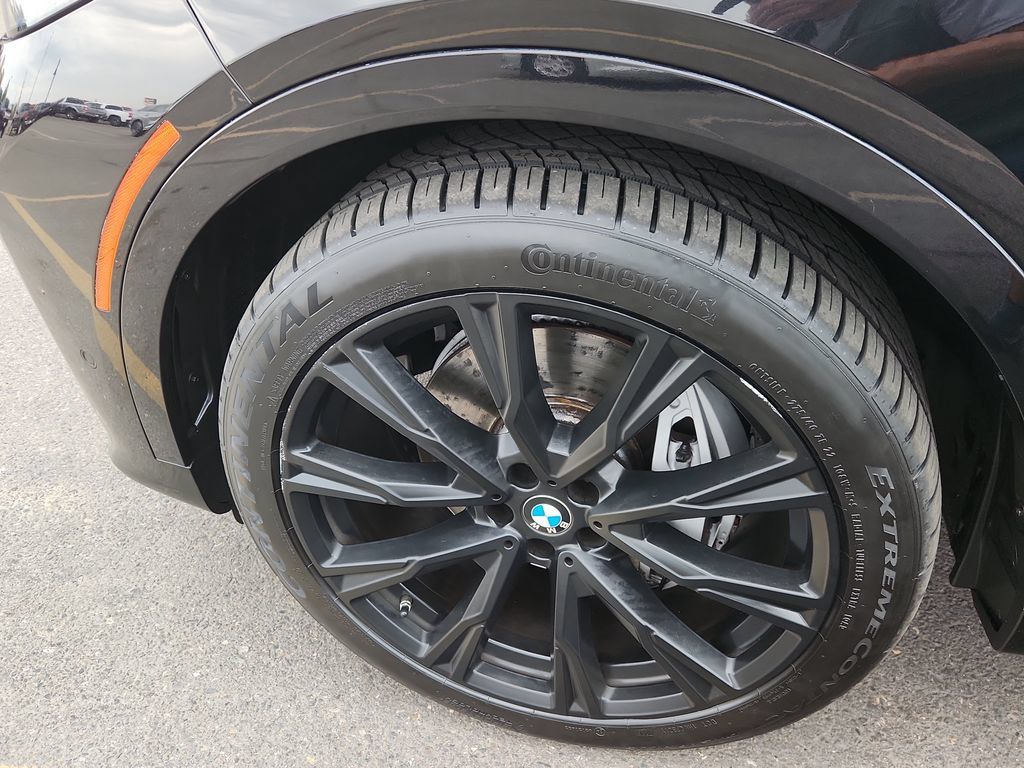 Used 2021 BMW X7 xDrive40i w/ M Sport Package AWD/4WD image 20