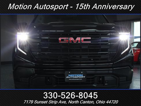 Used 2024 GMC Sierra 1500 Pro w/ Graphite Edition AWD/4WD image 31