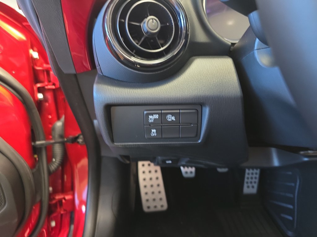 New 2026 MAZDA MX-5 Miata Club w/ Interior Package RWD image 23