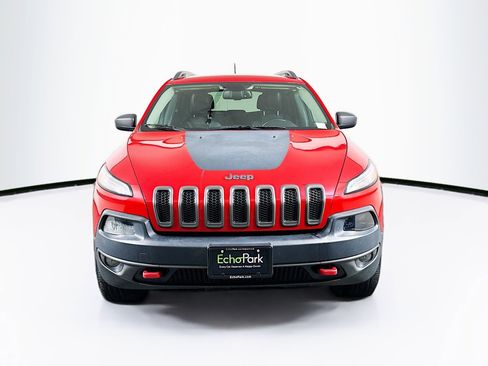 Used 2017 Jeep Cherokee Trailhawk w/ Comfort/Convenience Group AWD/4WD image 2