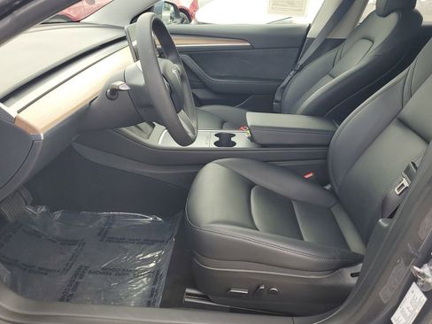 Used 2023 Tesla Model 3 Standard Range image 18