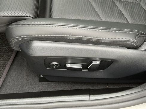 Used 2024 BMW i5 eDrive40i w/ M Sport Package image 19