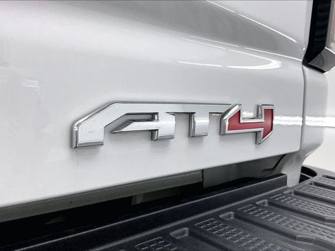 Used 2024 GMC Sierra 2500 AT4 w/ AT4 Premium Plus Package AWD/4WD image 8