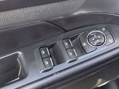 Used 2018 Ford Explorer XLT FWD image 22