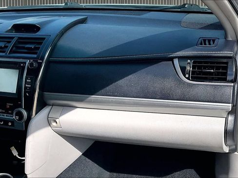 Used 2014 Toyota Camry LE FWD image 18