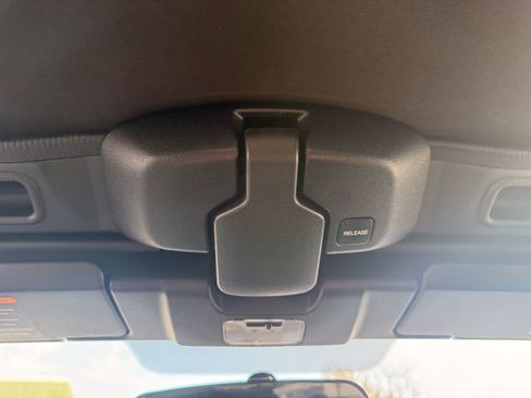 Used 2008 MAZDA MX-5 Miata Sport w/ Convenience Pkg image 22