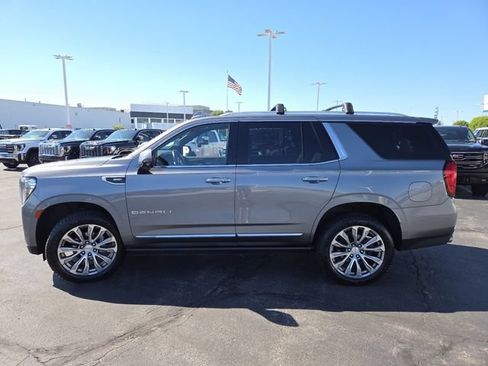 Used 2021 GMC Yukon Denali w/ Denali Premium Package AWD/4WD image 23
