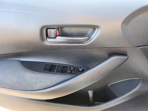 Used 2022 Toyota Corolla LE image 12
