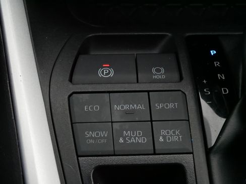 Certified 2024 Toyota RAV4 LE image 28