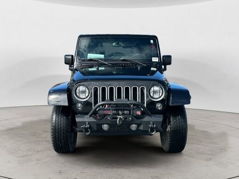 Used 2018 Jeep Wrangler Sahara w/ Connectivity Group AWD/4WD image 8
