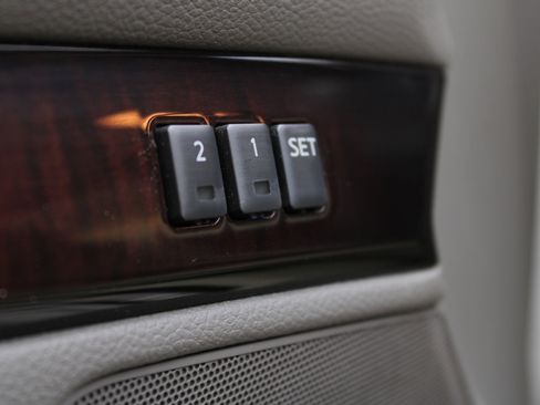 Used 2010 INFINITI G37 Sport w/ Premium Pkg image 36