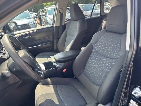 Used 2025 Toyota RAV4 XLE AWD/4WD image 15