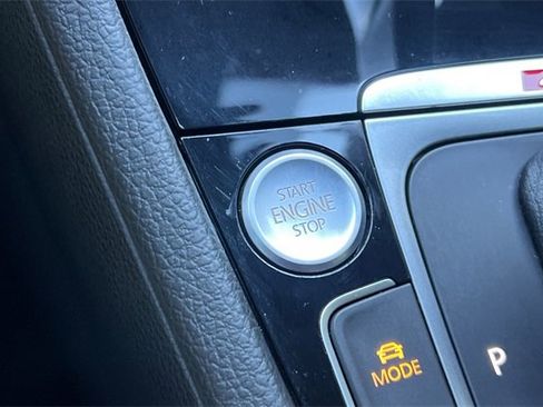 Used 2019 Volkswagen Golf R 4-Door image 26