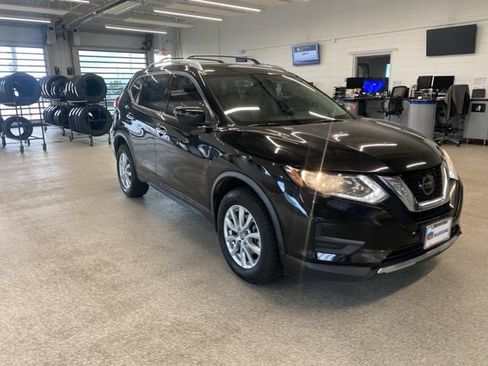 Used 2020 Nissan Rogue SV AWD/4WD image 3