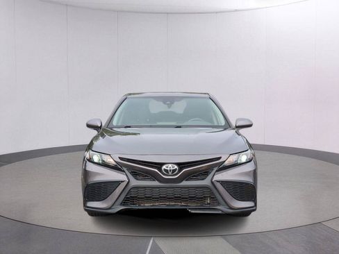 Used 2021 Toyota Camry SE w/ Convenience Package FWD image 10