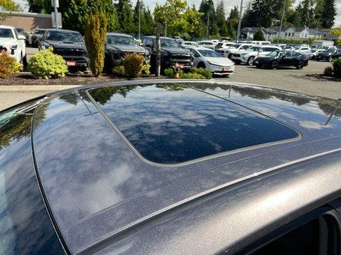Used 2019 Toyota Camry XLE FWD image 15