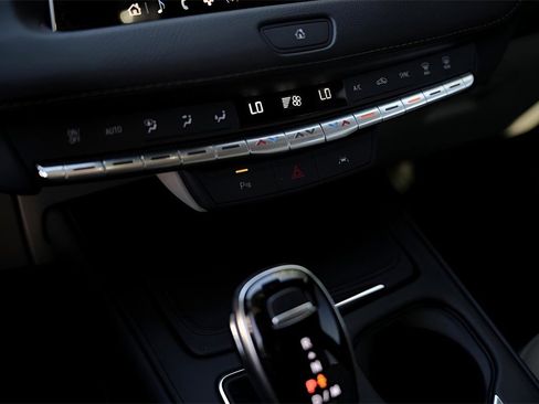 Certified 2023 Cadillac XT4 Luxury w/ Driver Awareness Package image 20