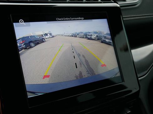 Used 2021 Jeep Grand Cherokee L Laredo image 28