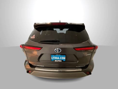 Used 2022 Toyota Highlander Platinum AWD/4WD image 7