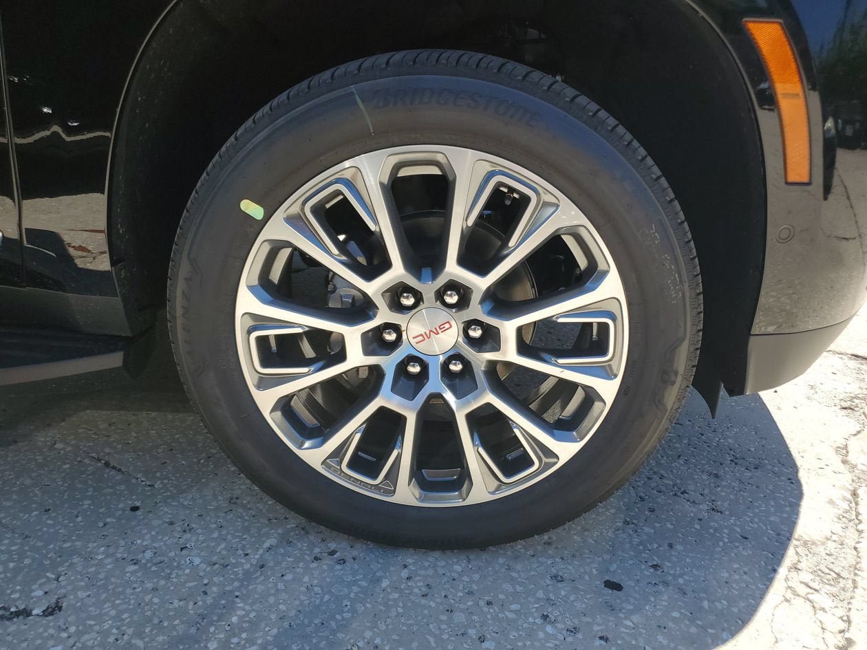 New 2026 GMC Yukon Denali RWD image 6