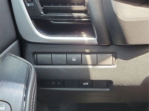 Used 2022 Nissan Rogue SL w/ SL Premium Package FWD image 14