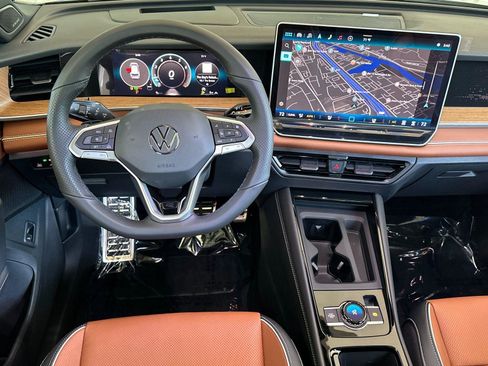New 2026 Volkswagen Tiguan SEL R-Line AWD/4WD image 13