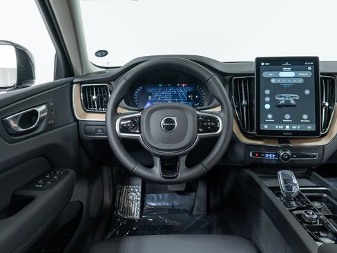 New 2026 Volvo XC60 B5 Core w/ Climate Package AWD/4WD image 17