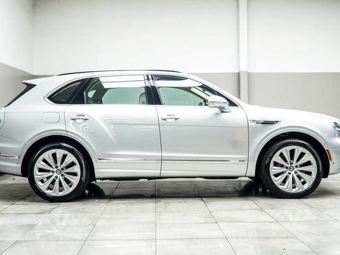 Used 2021 Bentley Bentayga AWD/4WD image 7