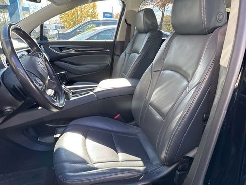 Used 2018 Buick Enclave Premium image 8