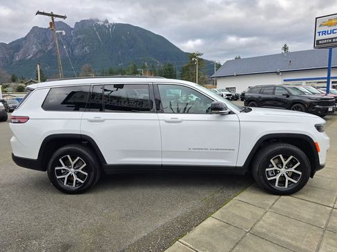 Used 2024 Jeep Grand Cherokee L Limited w/ Luxury Tech Group II image 5