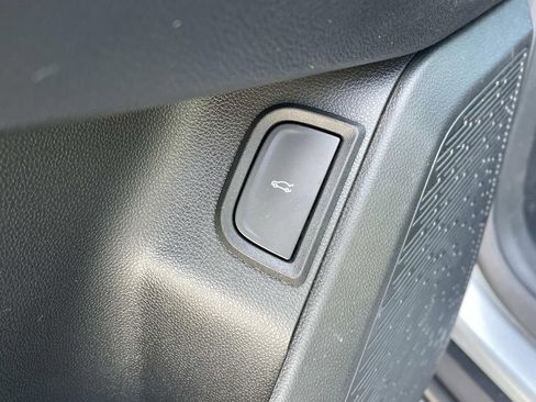 Used 2025 Chevrolet Equinox RS image 17