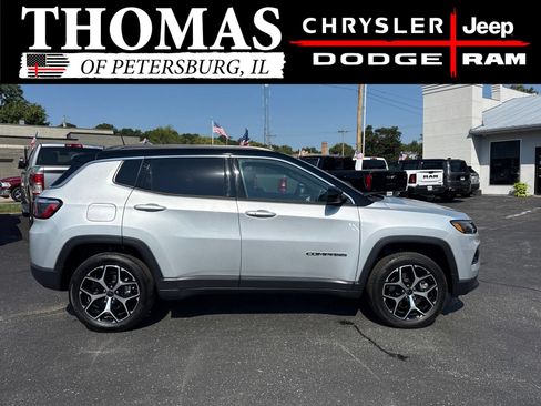 Used 2025 Jeep Compass Limited w/ Sun & Sound Group AWD/4WD image 8