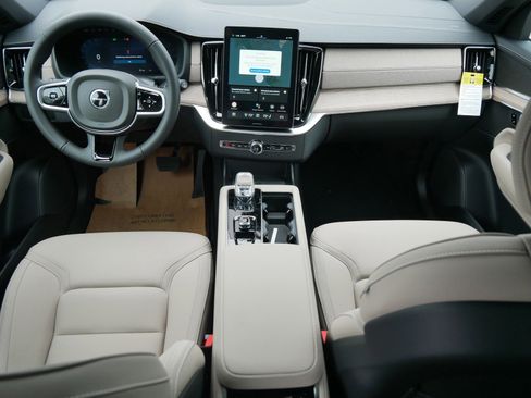 New 2025 Volvo XC90 B6 Core w/ Protection Package Premier image 7
