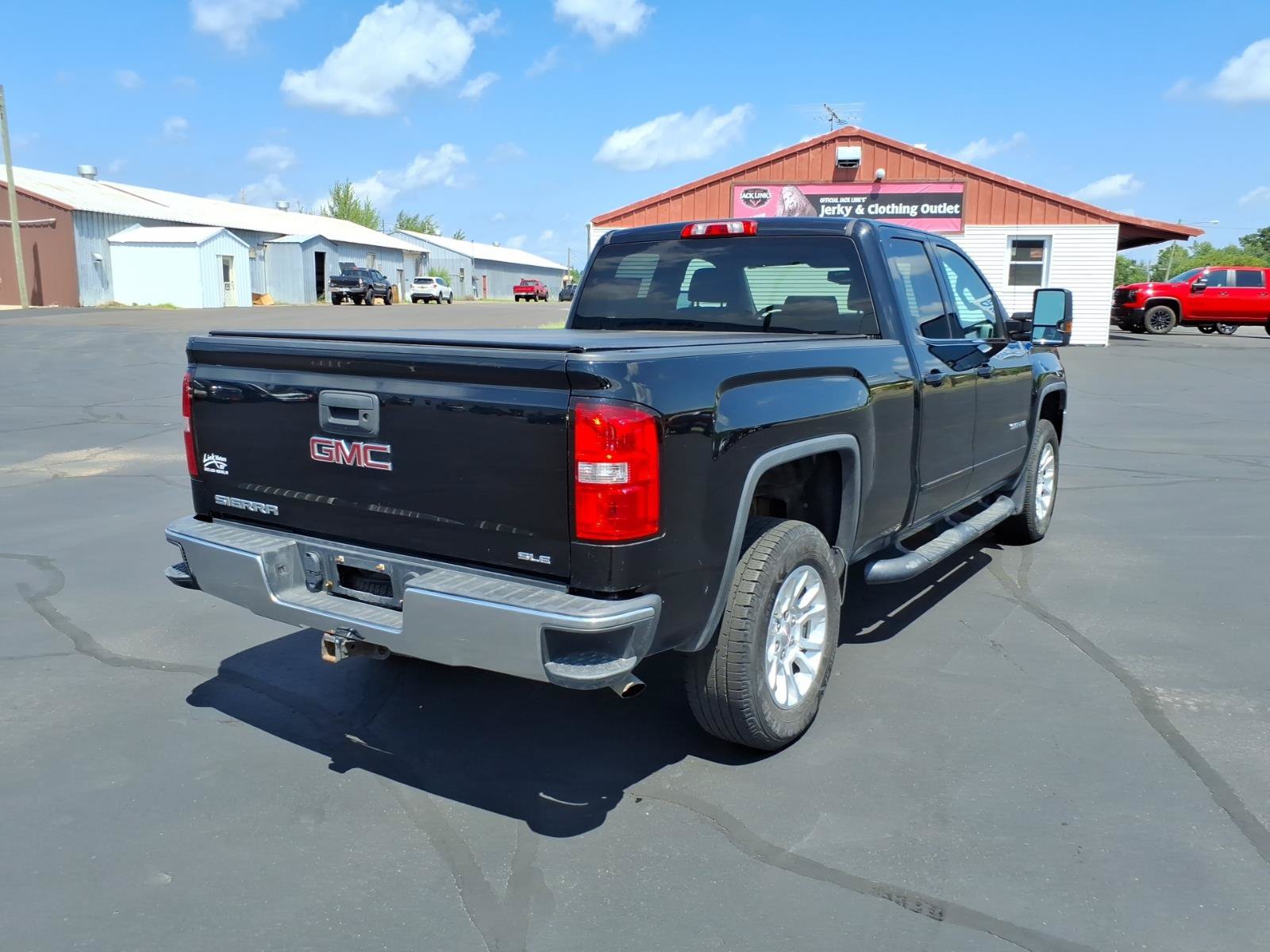 Used 2018 GMC Sierra 1500 SLE w/ Max Trailering Package AWD/4WD image 6