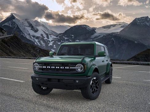 New 2025 Ford Bronco Outer Banks image 2
