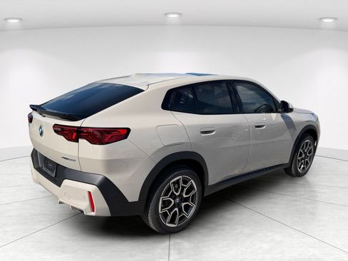 New 2026 BMW X2 xDrive28i w/ Technology Package AWD/4WD image 4