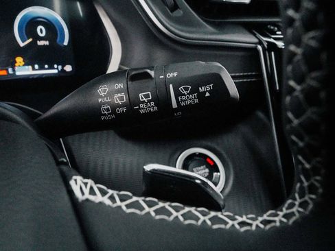 Used 2023 Jeep Grand Cherokee L Laredo image 24