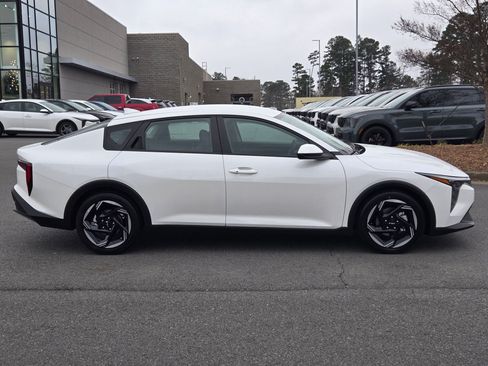 Used 2025 Kia K4 EX image 8