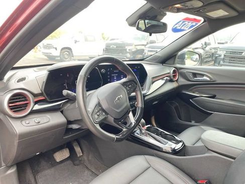 Used 2024 Chevrolet Trax RS FWD image 10