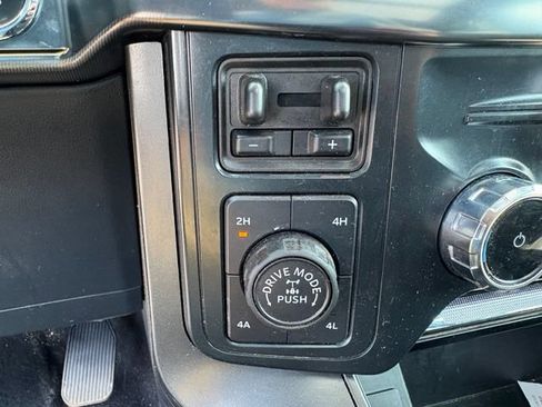 Used 2025 Ford F150 Lariat AWD/4WD image 25