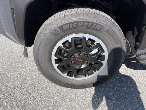 New 2026 Toyota 4Runner TRD Off-Road Premium AWD/4WD image 12