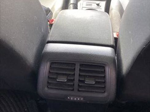 Used 2018 Volkswagen Golf S image 32